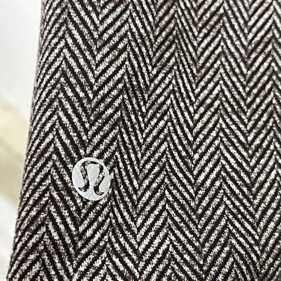 Lululemon Black Gray Chevron Wunder Under Leggings Size 10 - Picture 9 of 9